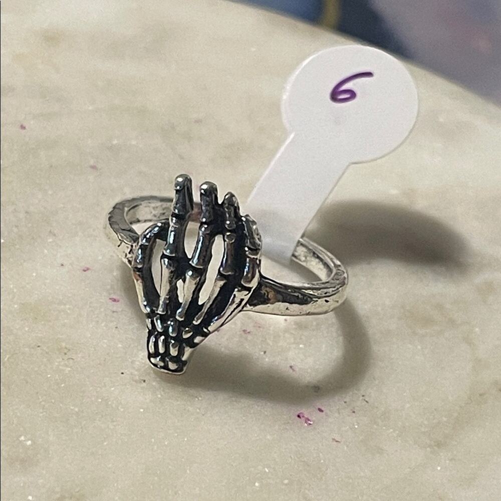 fashion ring gothic 6 skeleton hand